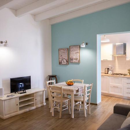 Color Apartment Monopoli Esterno foto